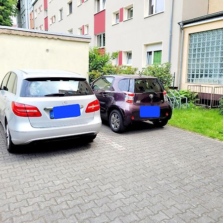 Duplex Apartment Ullstein- 4 Bedrooms, 2 Bathrooms, Living Room, 2 Parking Spaces, Boxspringbeds, Family & Business Apartment! Берлин Экстерьер фото