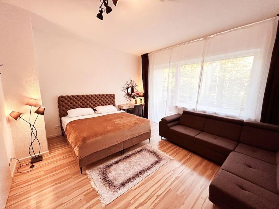 Duplex Apartment Ullstein- 4 Bedrooms, 2 Bathrooms, Living Room, 2 Parking Spaces, Boxspringbeds, Family & Business Apartment! Берлин Экстерьер фото