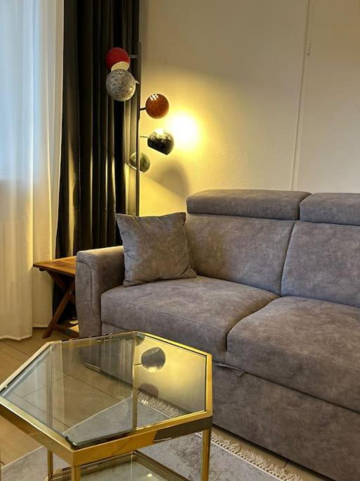 Duplex Apartment Ullstein- 4 Bedrooms, 2 Bathrooms, Living Room, 2 Parking Spaces, Boxspringbeds, Family & Business Apartment! Берлин Экстерьер фото