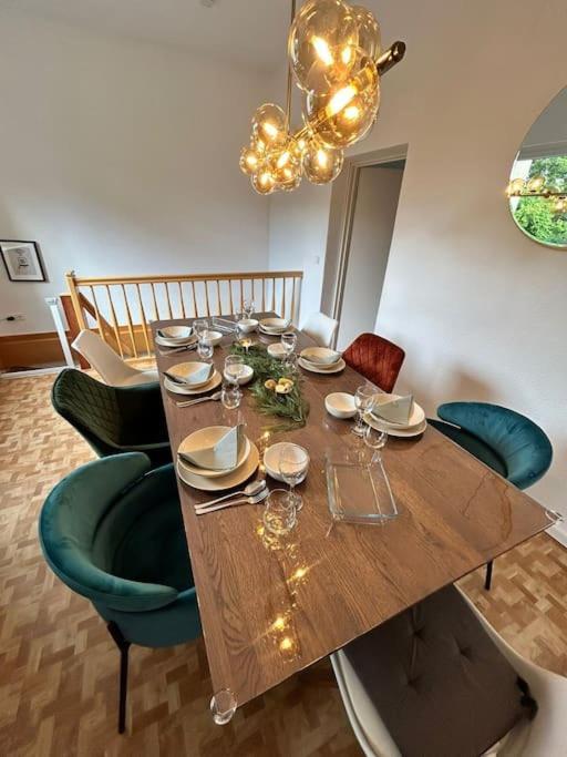Duplex Apartment Ullstein- 4 Bedrooms, 2 Bathrooms, Living Room, 2 Parking Spaces, Boxspringbeds, Family & Business Apartment! Берлин Экстерьер фото