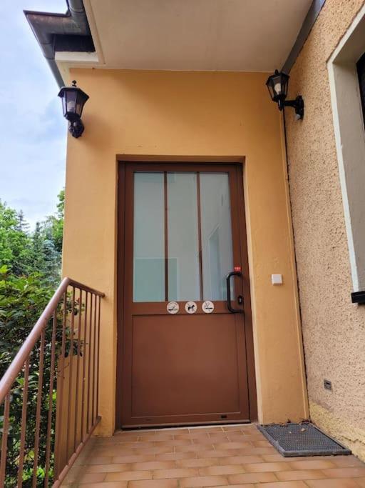 Duplex Apartment Ullstein- 4 Bedrooms, 2 Bathrooms, Living Room, 2 Parking Spaces, Boxspringbeds, Family & Business Apartment! Берлин Экстерьер фото