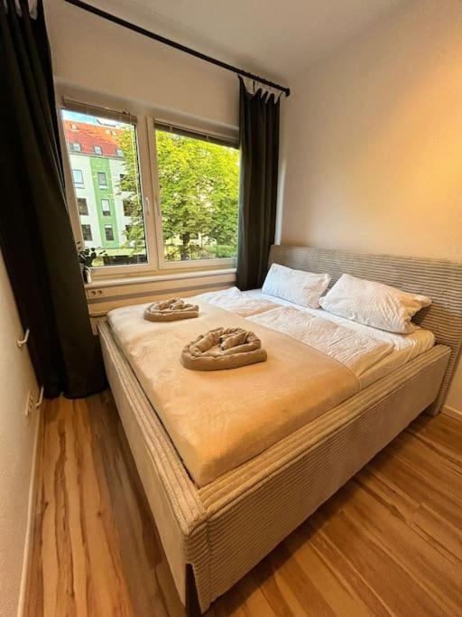 Duplex Apartment Ullstein- 4 Bedrooms, 2 Bathrooms, Living Room, 2 Parking Spaces, Boxspringbeds, Family & Business Apartment! Берлин Экстерьер фото