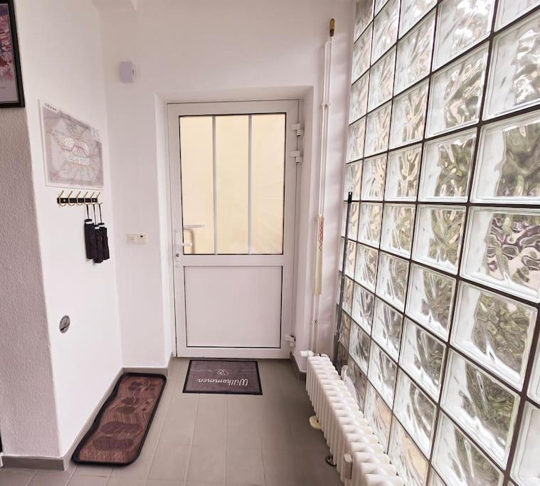 Duplex Apartment Ullstein- 4 Bedrooms, 2 Bathrooms, Living Room, 2 Parking Spaces, Boxspringbeds, Family & Business Apartment! Берлин Экстерьер фото