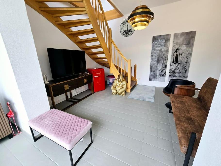 Duplex Apartment Ullstein- 4 Bedrooms, 2 Bathrooms, Living Room, 2 Parking Spaces, Boxspringbeds, Family & Business Apartment! Берлин Экстерьер фото